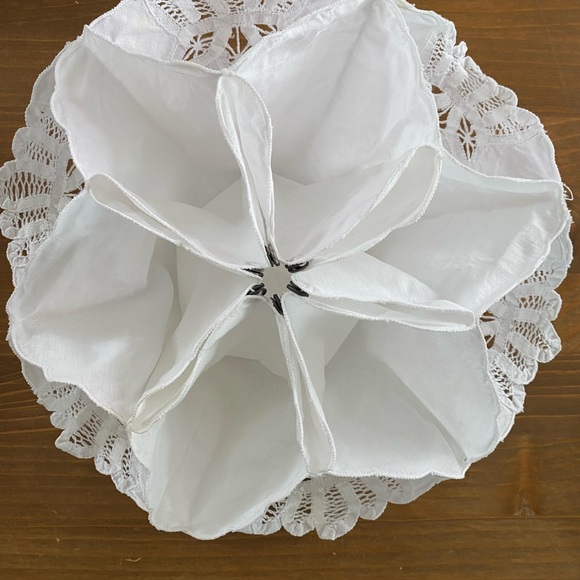 Vintage dinner roll holder